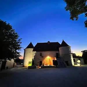 Les Vieilles Tours Hotel